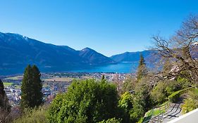 Vista Lago Casa Hulya